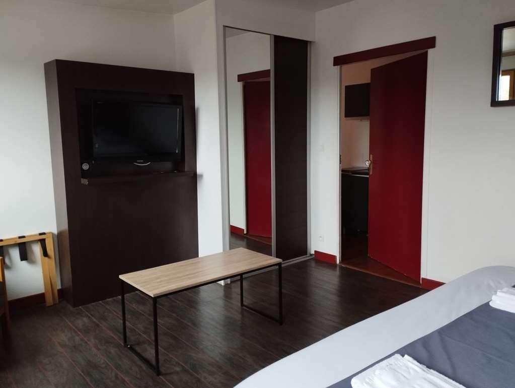 Brit Hotel L'Arrivee Генгам Номер фото